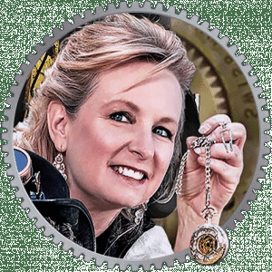 Lisa Kunschick head Shot with watch